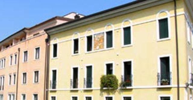 Hotel Due Leoni Сачіле Екстер'єр фото